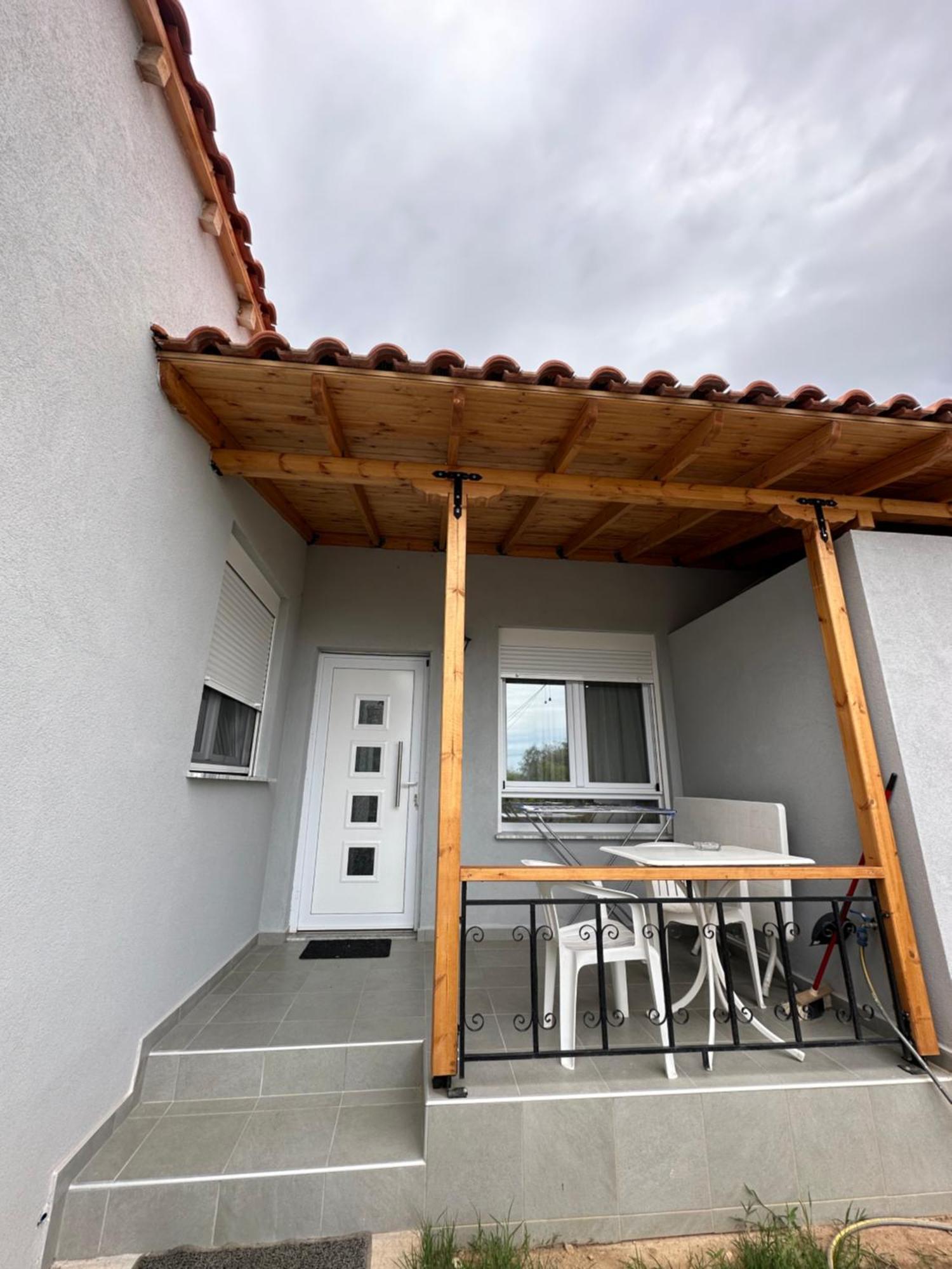 Seashore House Makri *